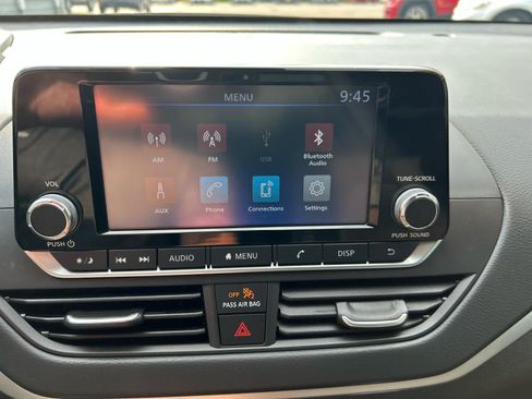 Used 2024 Nissan Altima 2.5 S FWD image 15