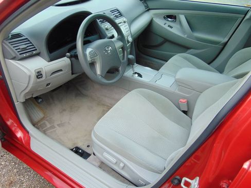 Used 2010 Toyota Camry LE FWD image 2