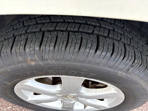 Used 2007 Toyota RAV4 Limited image 7