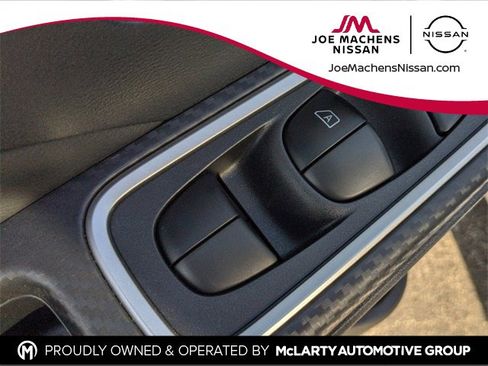 New 2025 Nissan Versa SR w/ Trunk Package image 19