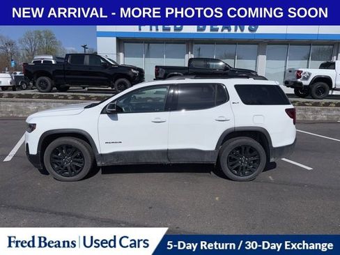 Used 2023 GMC Acadia SLT w/ Elevation Edition image 8