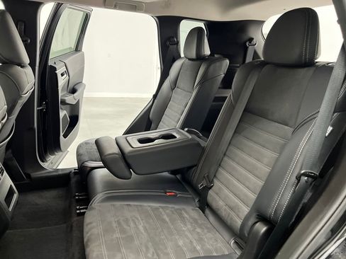 Used 2024 Mitsubishi Outlander SE image 13