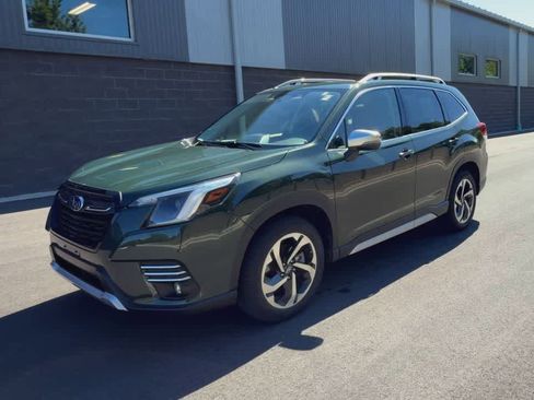 Used 2023 Subaru Forester Touring AWD/4WD image 4