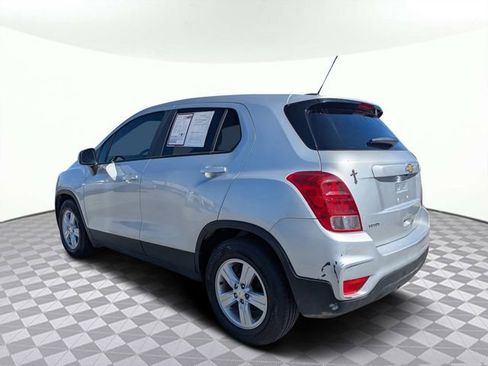 Used 2020 Chevrolet Trax LS w/ Tint and Cruise Package FWD image 5