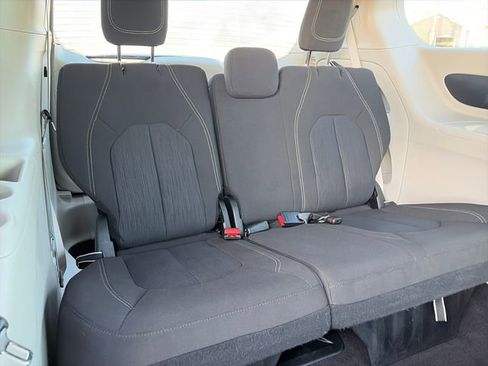 Used 2023 Chrysler Voyager LX FWD image 40
