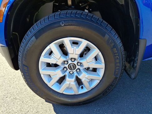 Certified 2024 Nissan Frontier SV w/ SV Convenience Package image 12