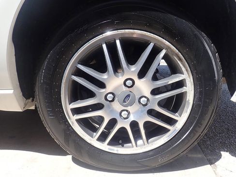 Used 2011 Ford Focus SE w/ Sedan SE Appearance Pkg FWD image 35