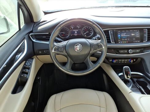 Used 2021 Buick Enclave Essence image 15