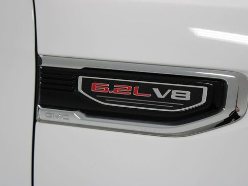 Used 2023 GMC Sierra 1500 SLT image 12