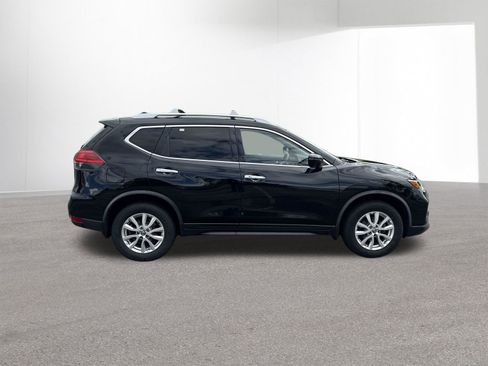 Used 2017 Nissan Rogue SV w/ SV Premium Package AWD/4WD image 29