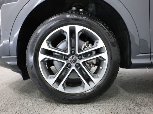 Used 2025 Audi Q5 Premium w/ 19" Wheel Package AWD/4WD image 5