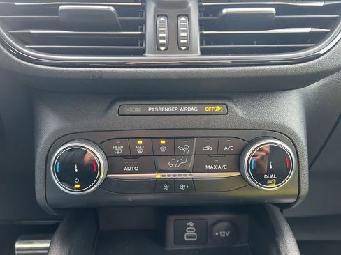 Used 2024 Ford Escape ST-Line image 19