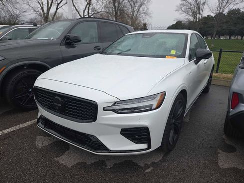 Used 2024 Volvo S60 T8 Ultimate image 8