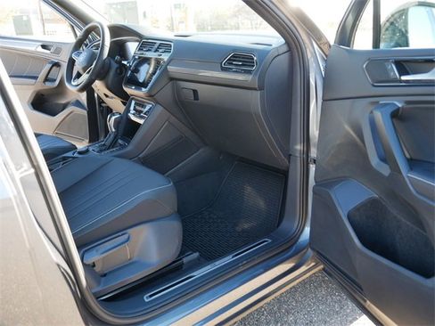Certified 2024 Volkswagen Tiguan SE R-Line image 20