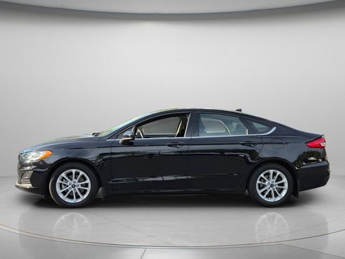 Used 2020 Ford Fusion SE FWD image 3