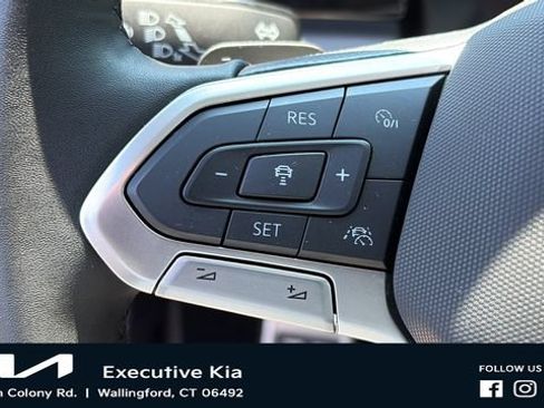 Used 2024 Volkswagen Atlas Peak Edition SE AWD/4WD image 14