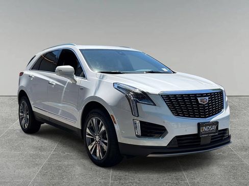 Used 2025 Cadillac XT5 Premium Luxury w/ Technology Package AWD/4WD image 9