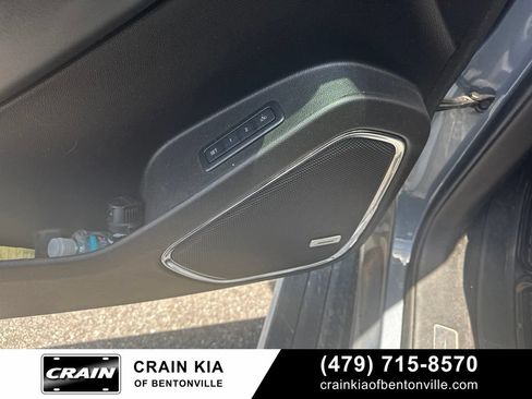 Used 2015 GMC Yukon Denali w/ Premium Package AWD/4WD image 29