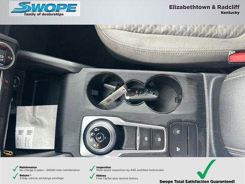 Used 2020 Ford Escape SE image 18