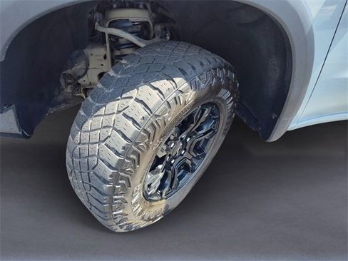 Used 2025 Chevrolet Silverado 1500 ZR2 w/ Technology Package image 19