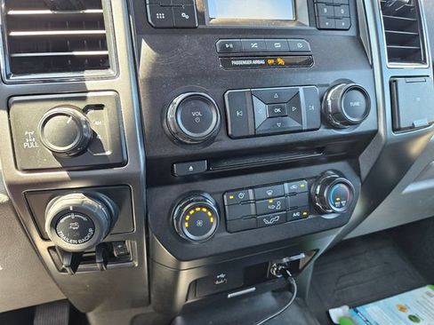 Used 2018 Ford F150 XLT w/ Heavy-Duty Payload Package AWD/4WD image 11