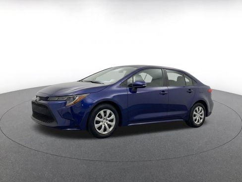 Used 2025 Toyota Corolla LE FWD image 3