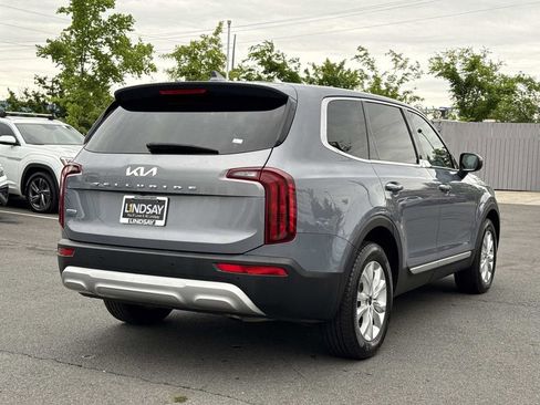Used 2022 Kia Telluride LX AWD/4WD image 3