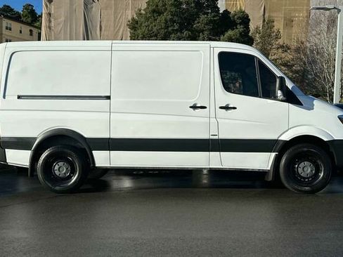 Used 2016 Mercedes-Benz Sprinter 2500 image 3