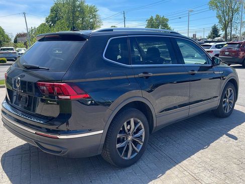 Used 2023 Volkswagen Tiguan SE AWD/4WD image 4