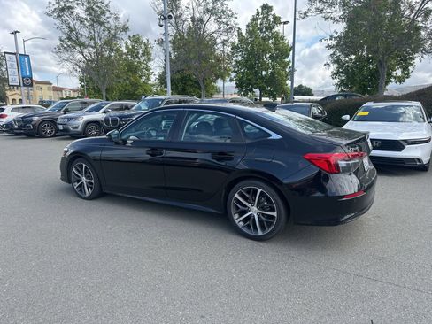 Used 2023 Honda Civic Touring image 4