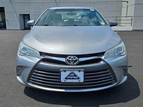 Used 2016 Toyota Camry XLE FWD image 2