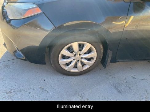 Used 2016 Toyota Corolla LE image 6