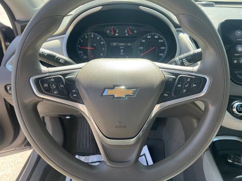 Used 2022 Chevrolet Malibu LT image 16