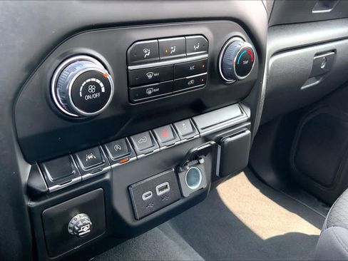 Used 2023 Chevrolet Silverado 1500 Custom AWD/4WD image 34