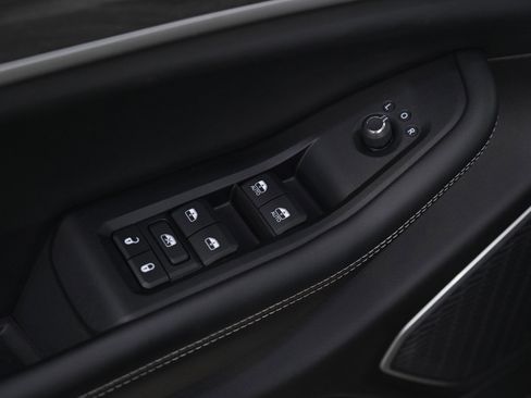 Used 2023 Jeep Grand Cherokee L Limited w/ Black Appearance Package image 22