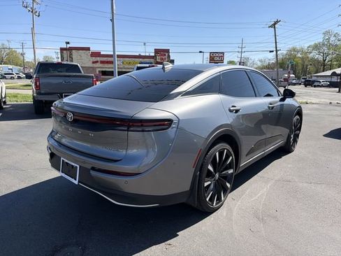 Used 2024 Toyota Crown Platinum image 4