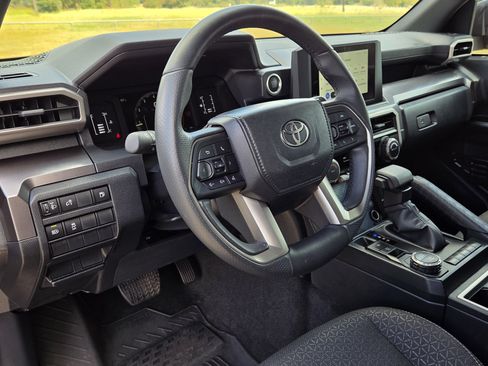 Used 2026 Toyota 4Runner SR5 RWD image 20