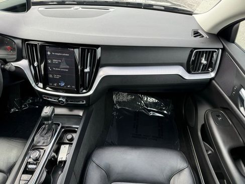 Used 2020 Volvo S60 T5 Momentum w/ Protection Package Premier image 28