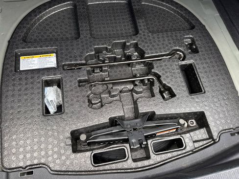 Used 2023 Toyota Camry LE image 27