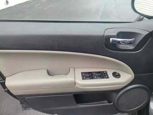 Used 2011 Dodge Caliber Uptown image 19