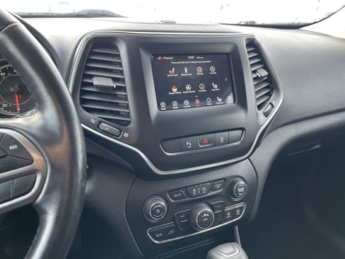 Used 2021 Jeep Cherokee Latitude Lux image 16