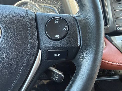 Used 2014 Toyota RAV4 Limited w/ Technology Package FWD image 33