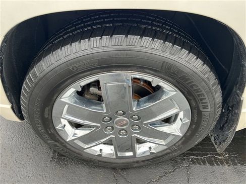 Used 2015 GMC Acadia Denali image 18