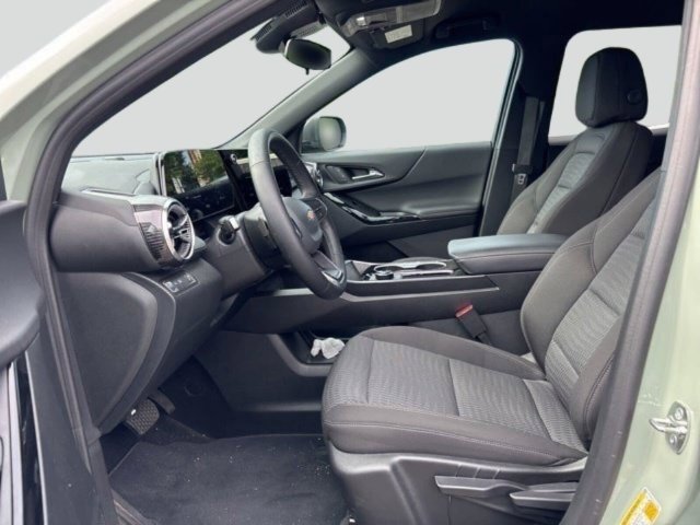 Used 2026 Chevrolet Equinox LT FWD image 10
