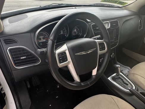 Used 2013 Chrysler 200 Touring image 7
