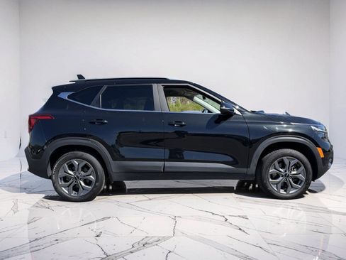 Used 2024 Kia Seltos S image 2