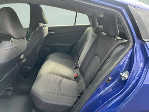 Used 2017 Toyota Prius Two w/ Carpet Mat Package FWD image 16
