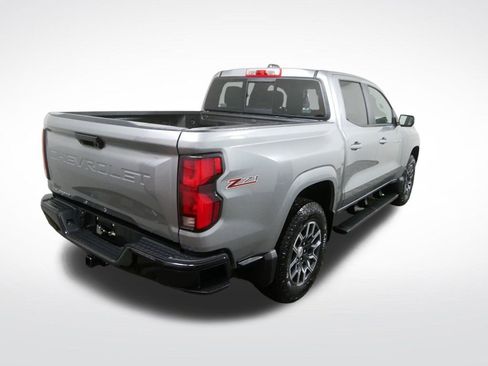 Used 2024 Chevrolet Colorado Z71 w/ Z71 Convenience Package 2 AWD/4WD image 3