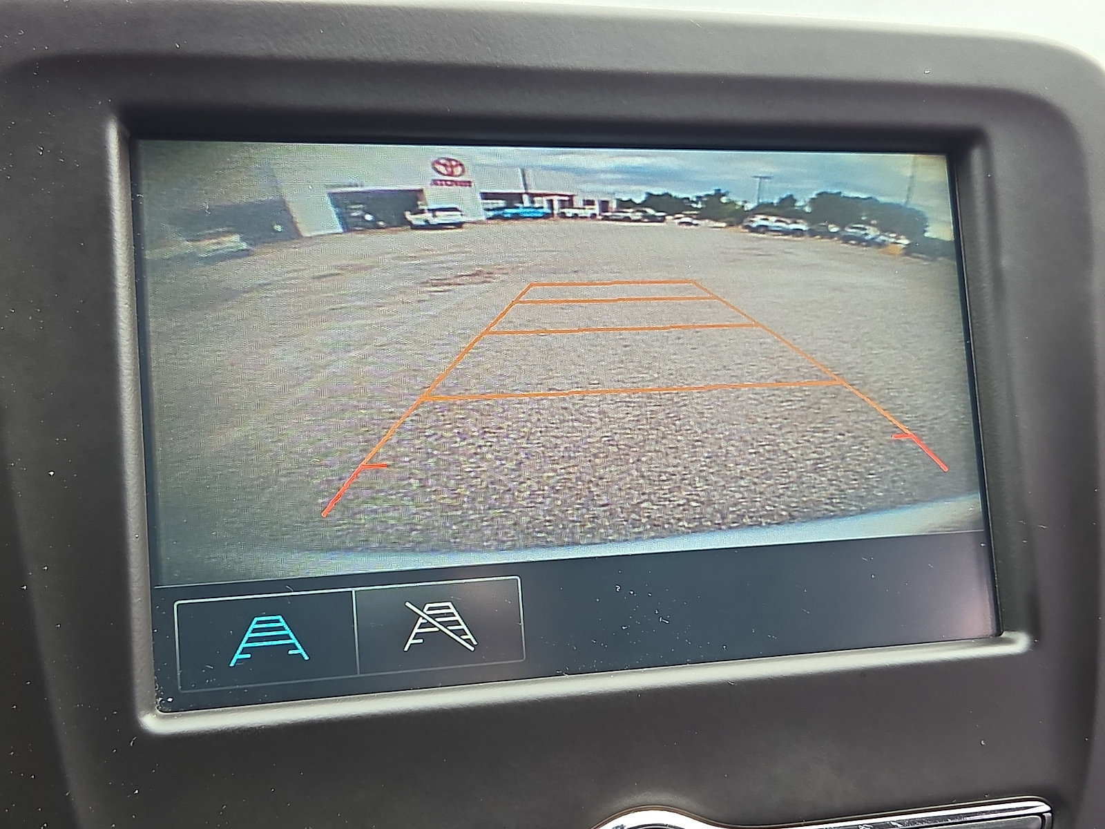 Used 2018 Chevrolet Equinox LS FWD image 17