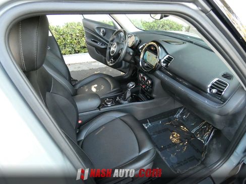 Used 2017 MINI Cooper Clubman FWD image 25